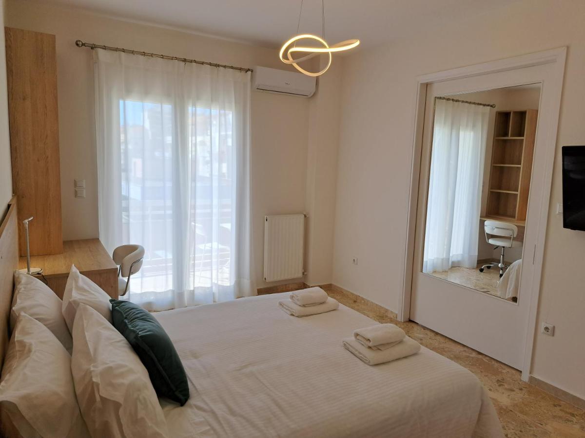 Luxury Suite Патра Екстериор снимка